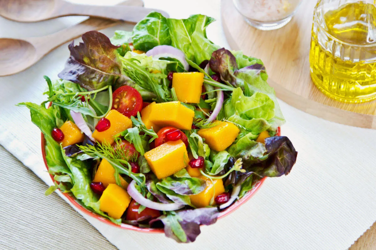 Salada Verde com Frango: A Refeição Fitness Que Emagrece, Sacia e Ajuda a Definir o Corpo com Saúde e Leveza (04)