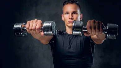 Elevação Frontal: Guia Completo para Fortalecer, Definir e Proteger Seus Ombros com Segurança e Eficiência (12)