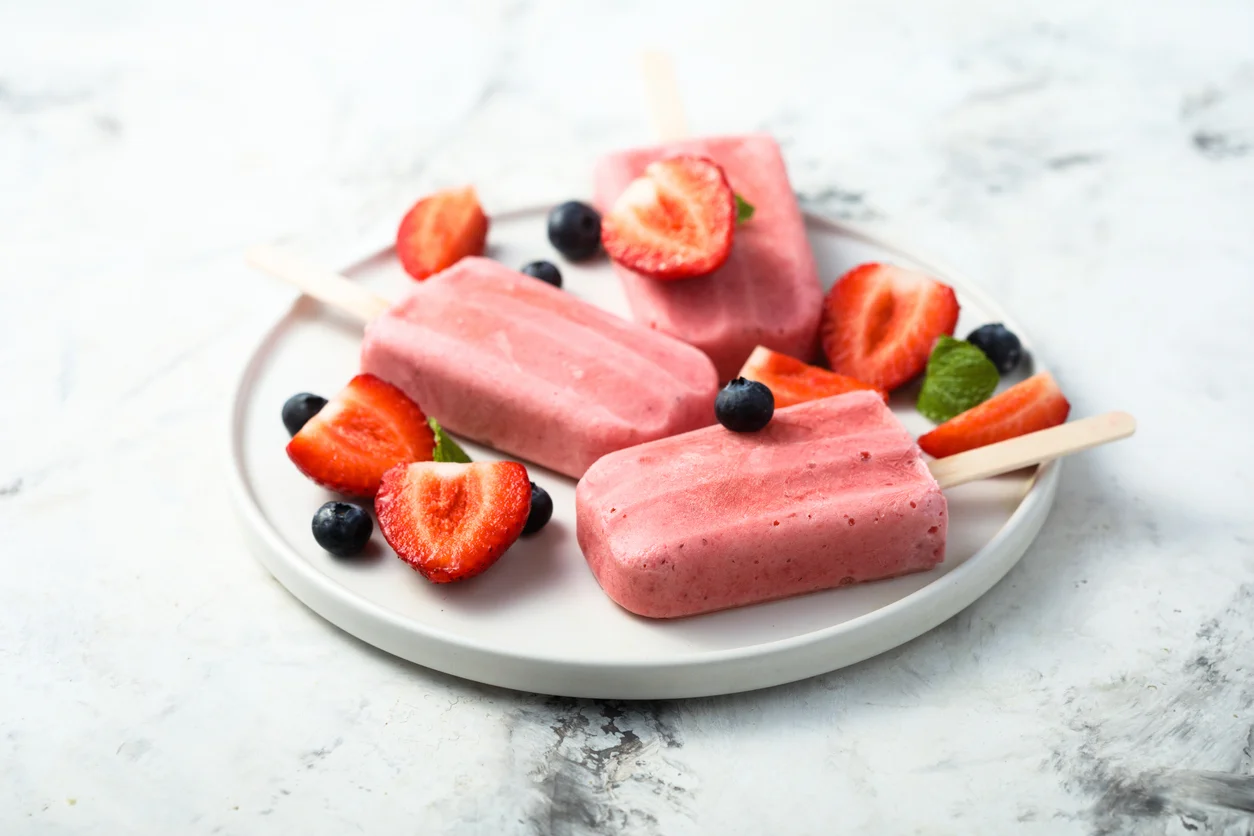 Picolé de Frutas Vermelhas: Fitness Refrescância, Nutrição e Benefícios para Emagrecer e Turbinar Sua Saúde no Verão (04)