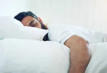 Dormir de barriga cheia